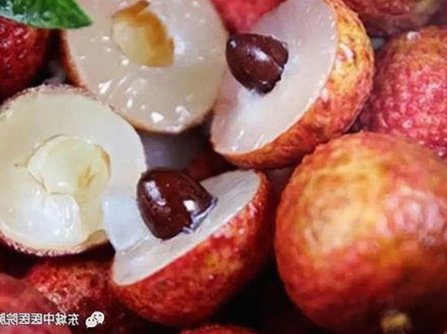 娱乐圈吃瓜围观：从重金包场到隐秘私生活，揭秘边缘博主的另类现状